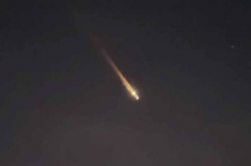 巨大的火球出现在澳大利亚上空 专家：俄罗斯火箭发射